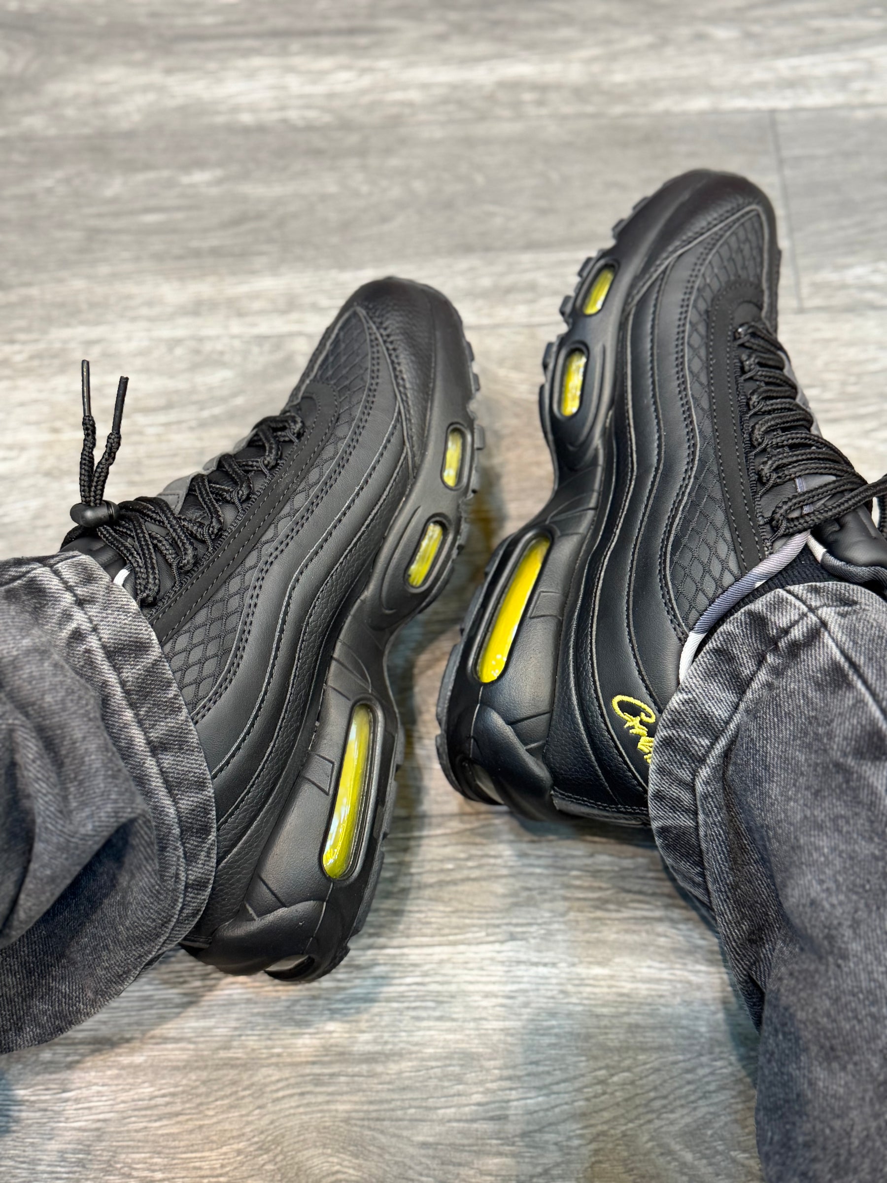 Tênis Air Max 95 Corteiz - Honey Black