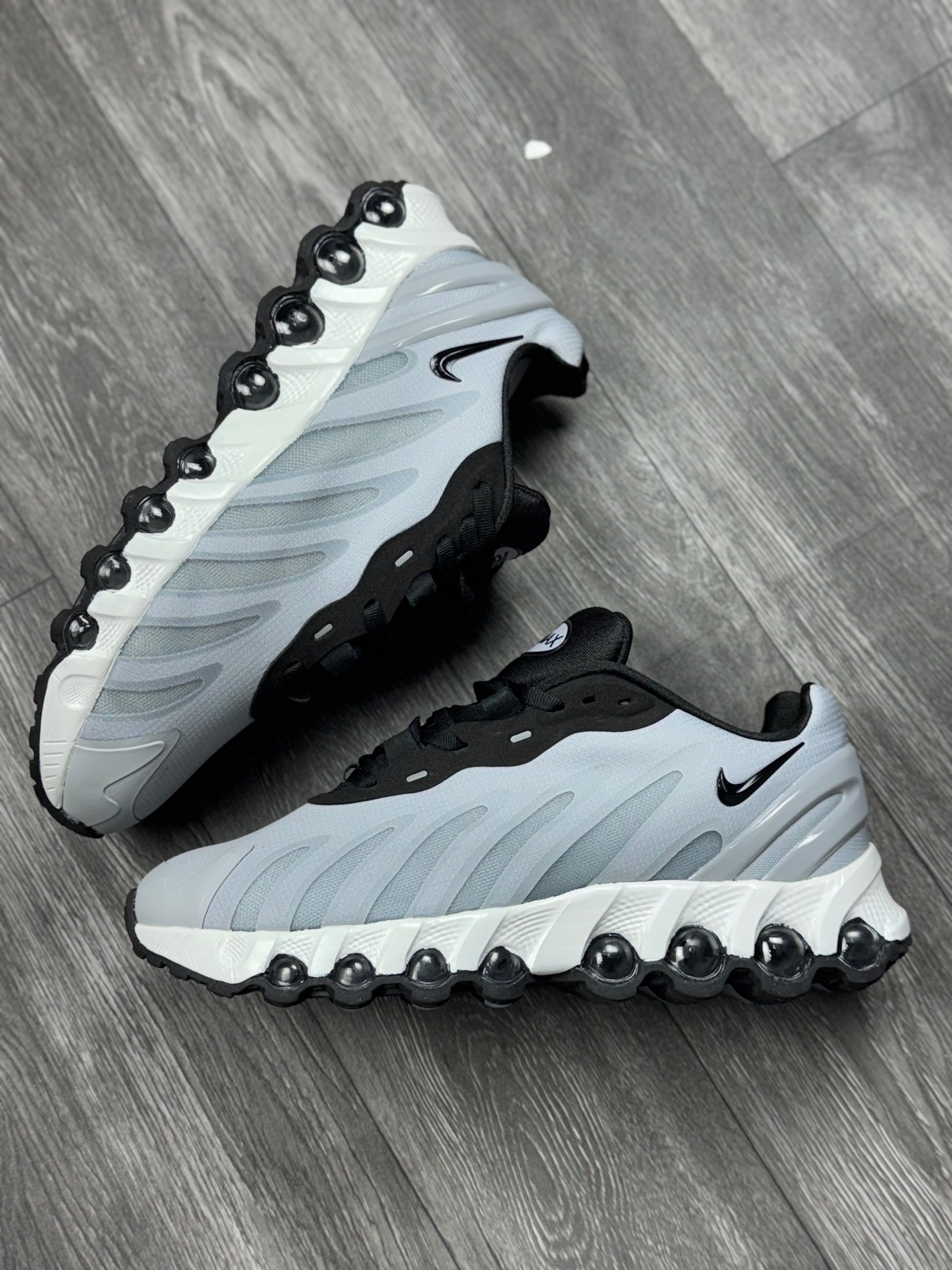 NK Air Max DN8 - Cinza