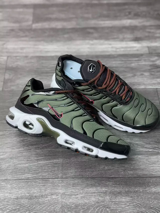 Nike Air Max Plus Military