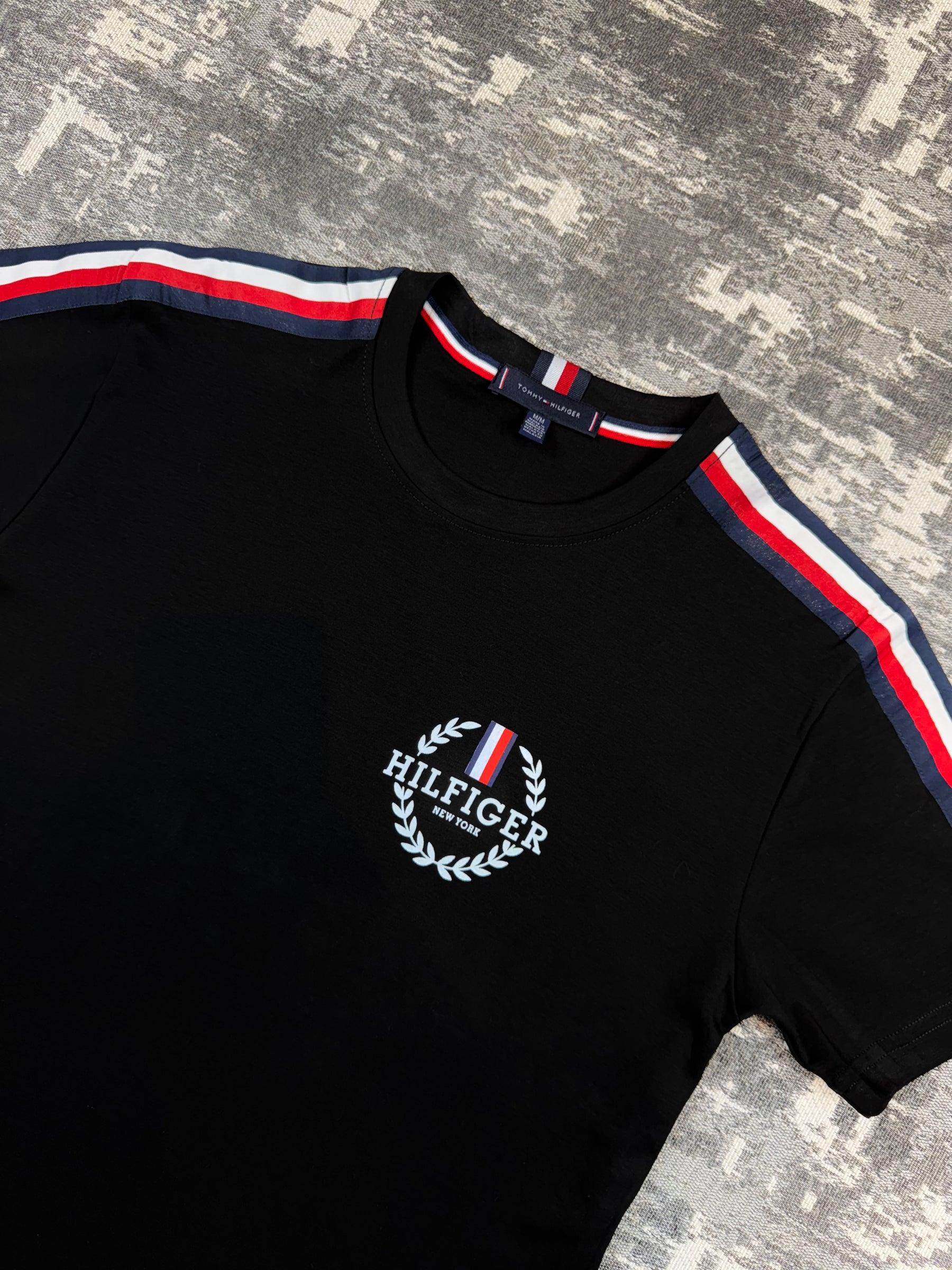 Camiseta TH Black Line