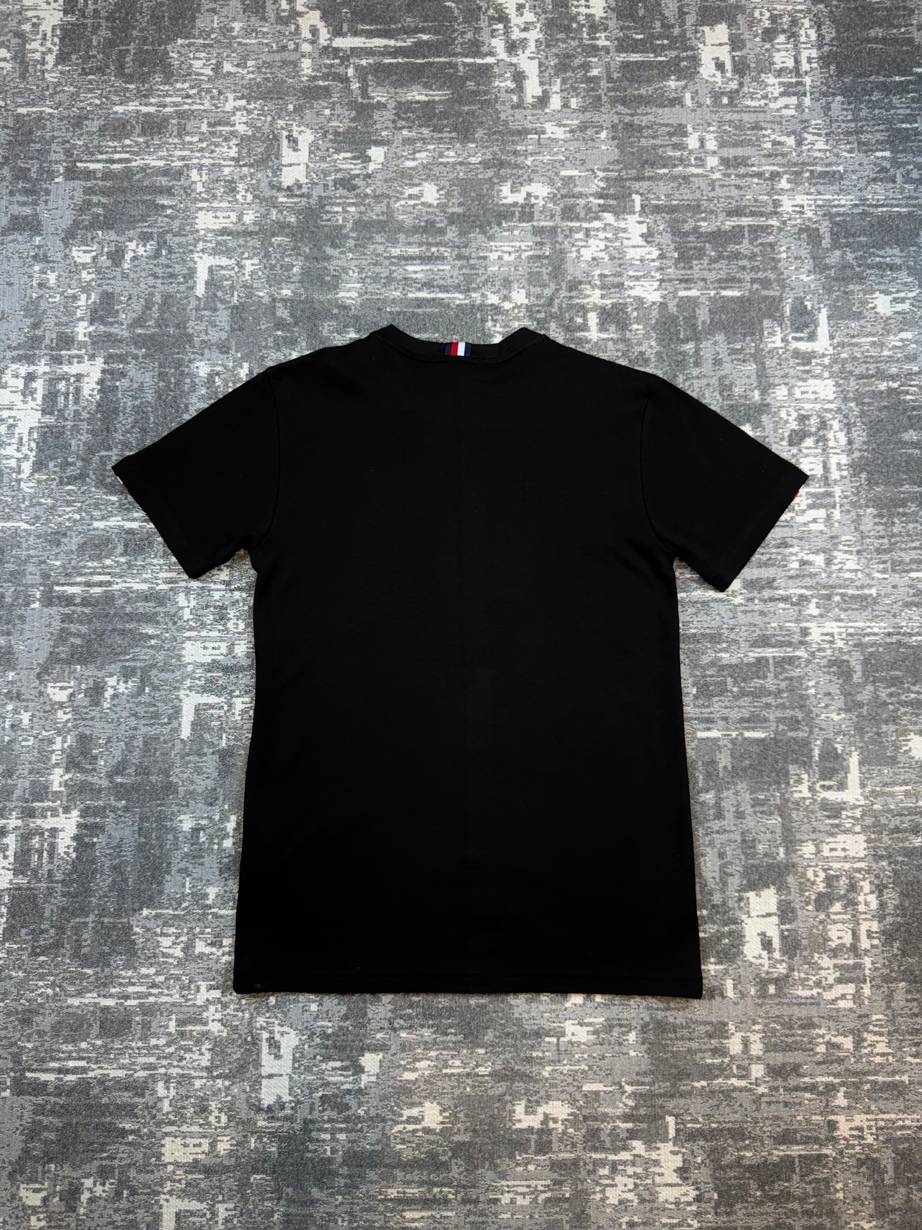 Camiseta TH Black Line