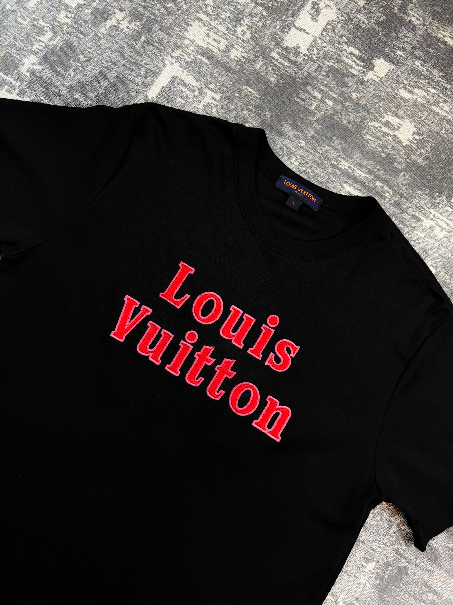 Camiseta LV Signature Black