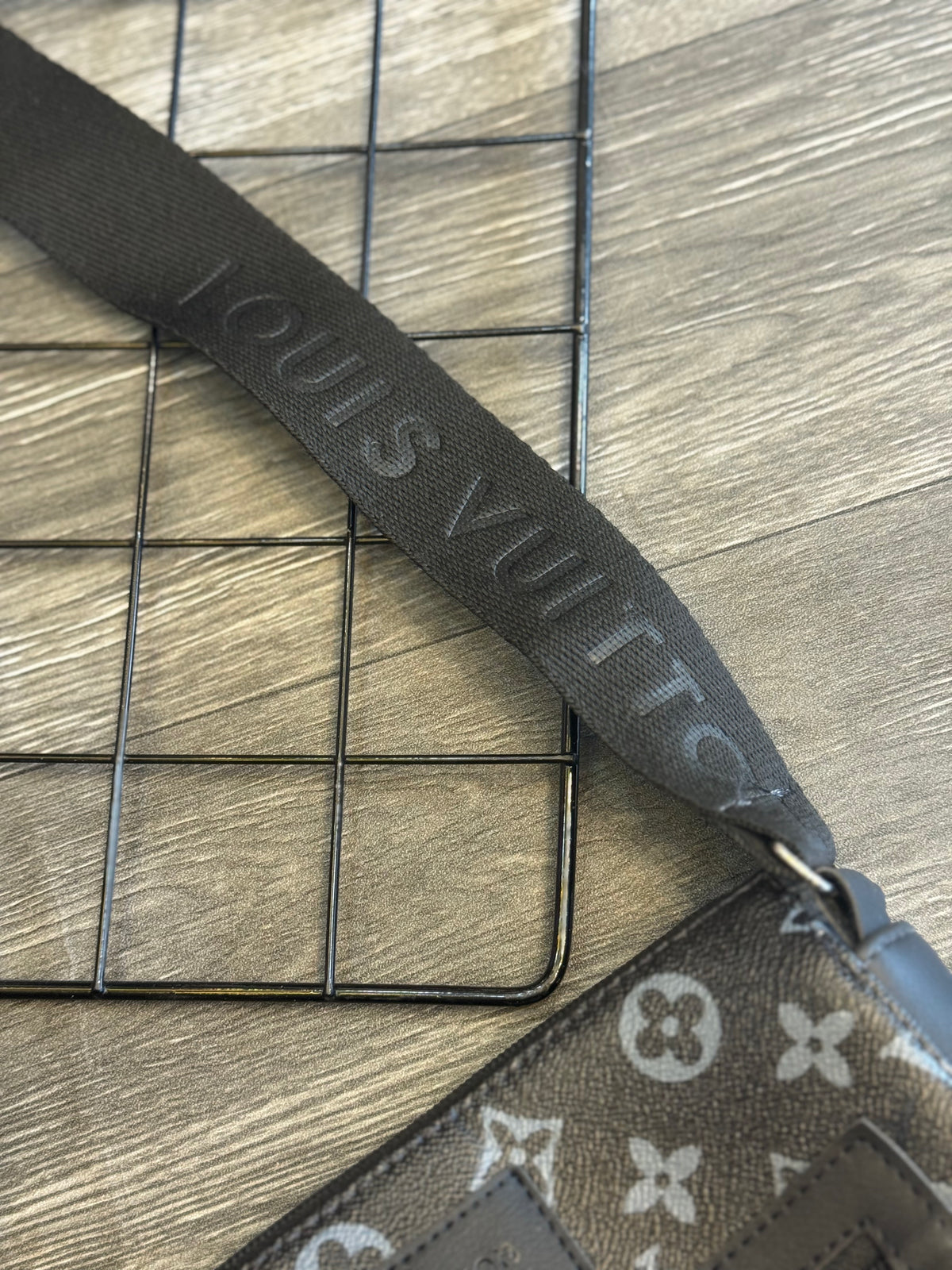 Bag Lateral LV - Preta