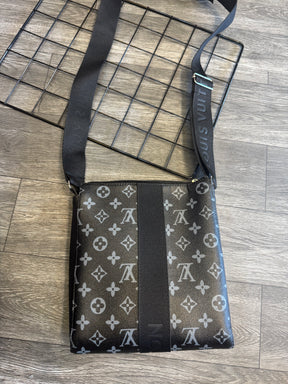 Bag Lateral LV - Preta