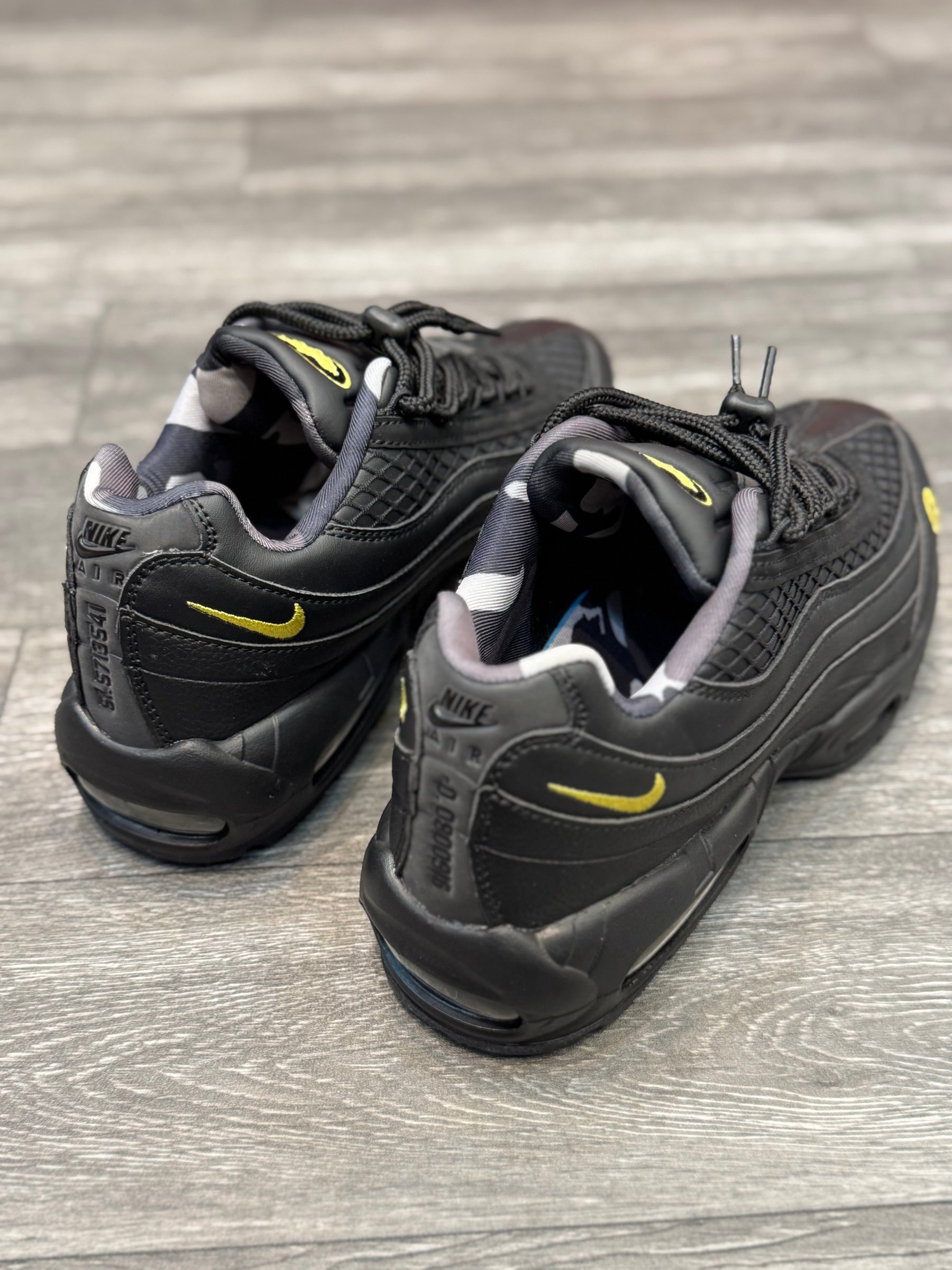 Tênis Air Max 95 Corteiz - Honey Black