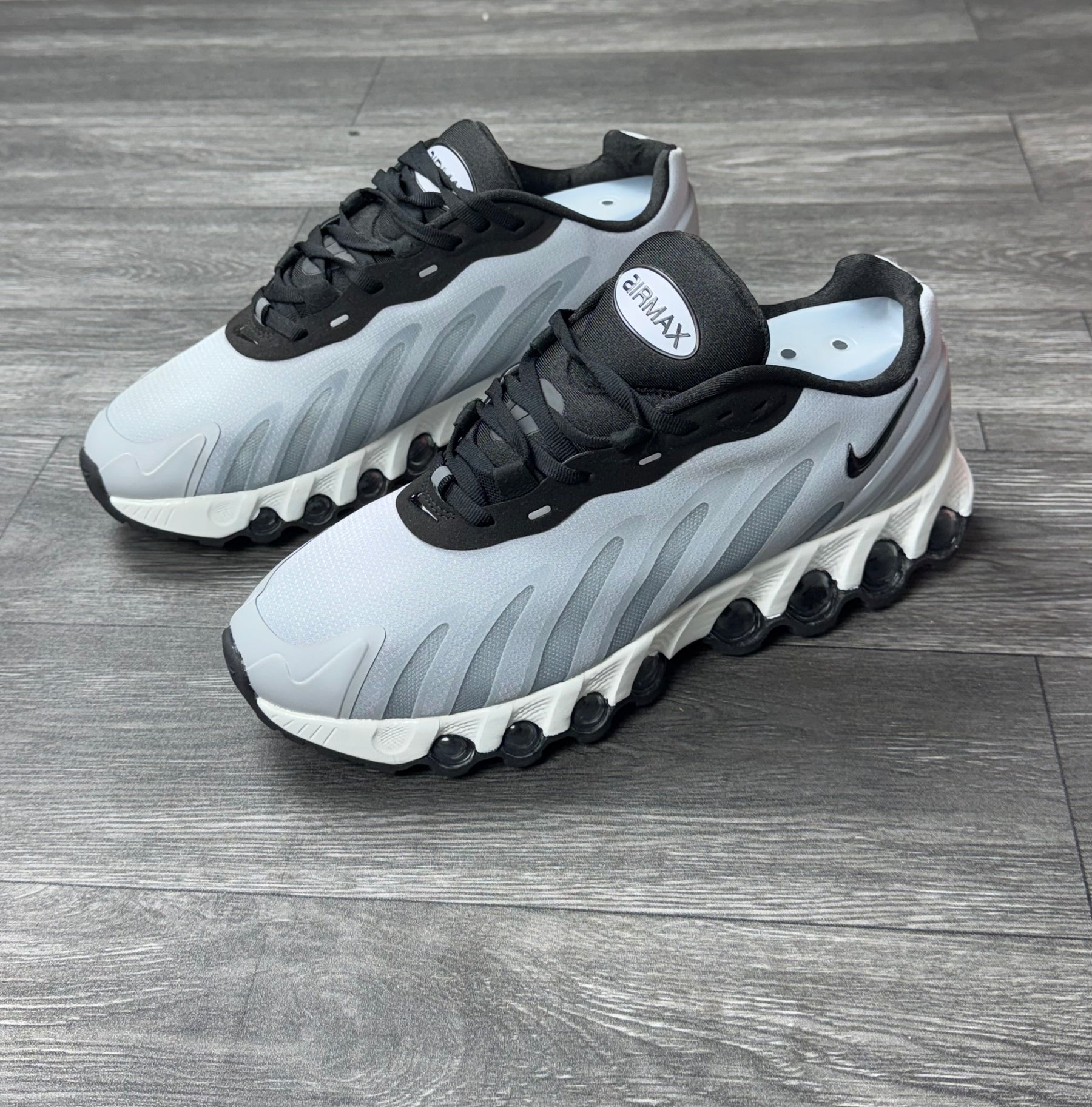 NK Air Max DN8 - Cinza