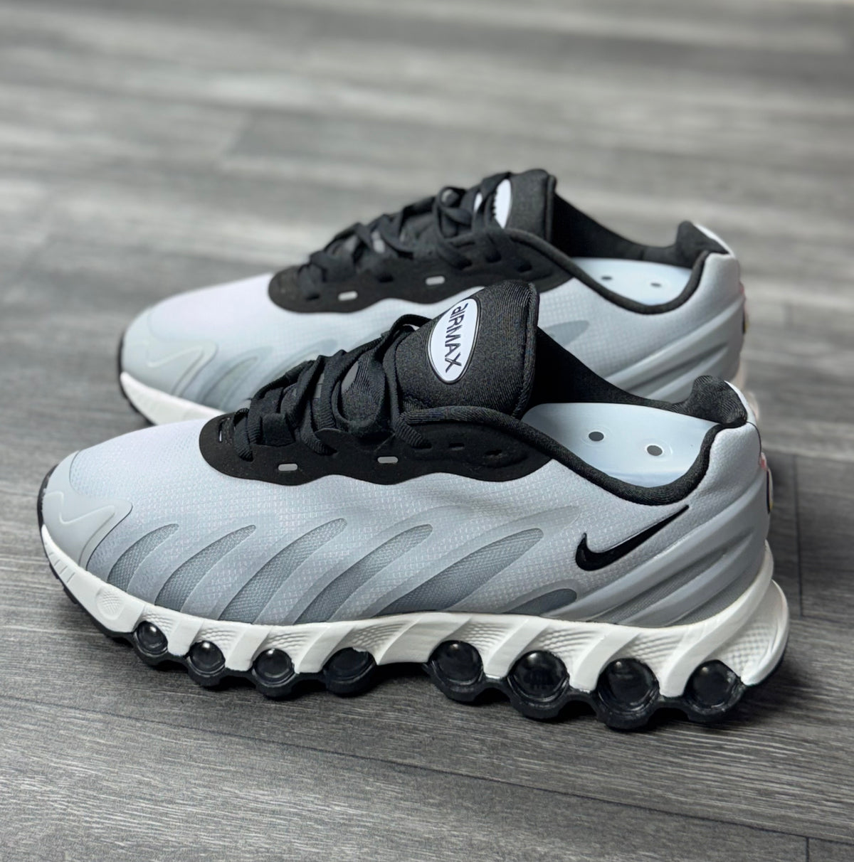 NK Air Max DN8 - Cinza