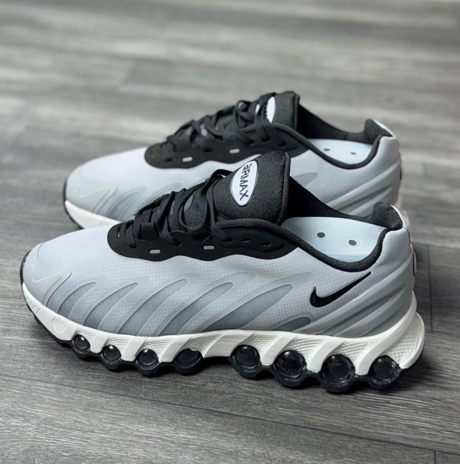 NK Air Max DN8 - Cinza